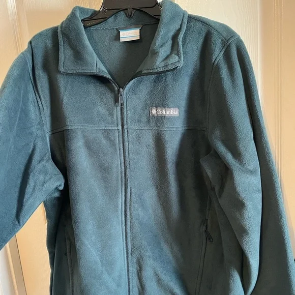 Columbia green fleece jacket for men size Medium
EUC
No visible flaws - Picture 5 of 8